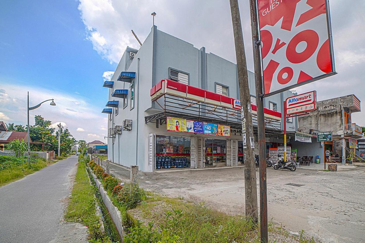 Oyo 90637 Rumah Ni Karo Medan Exterior foto
