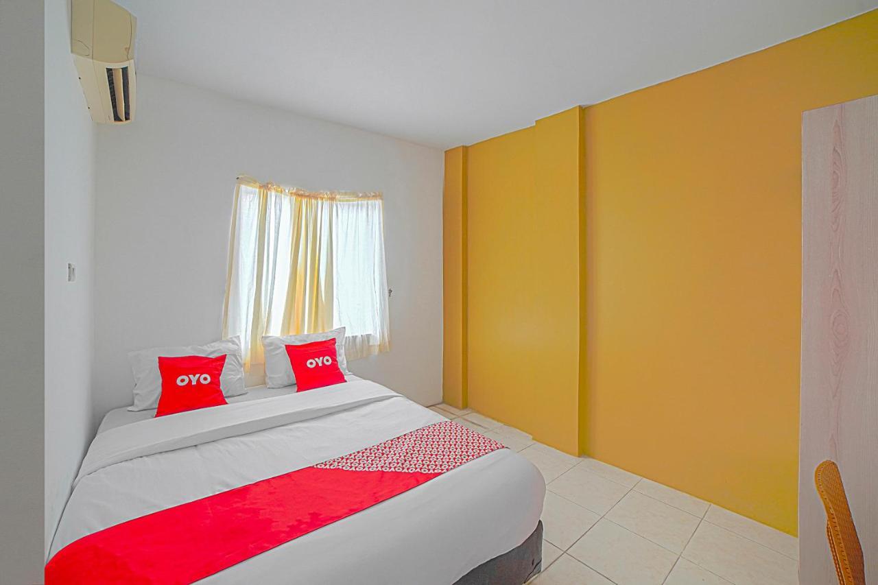 Oyo 90637 Rumah Ni Karo Medan Exterior foto